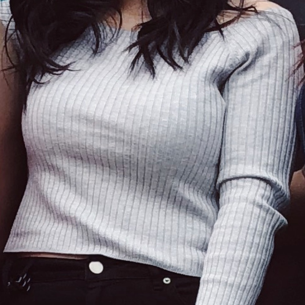 OFF THE SHOULDER LONGSLEEVE